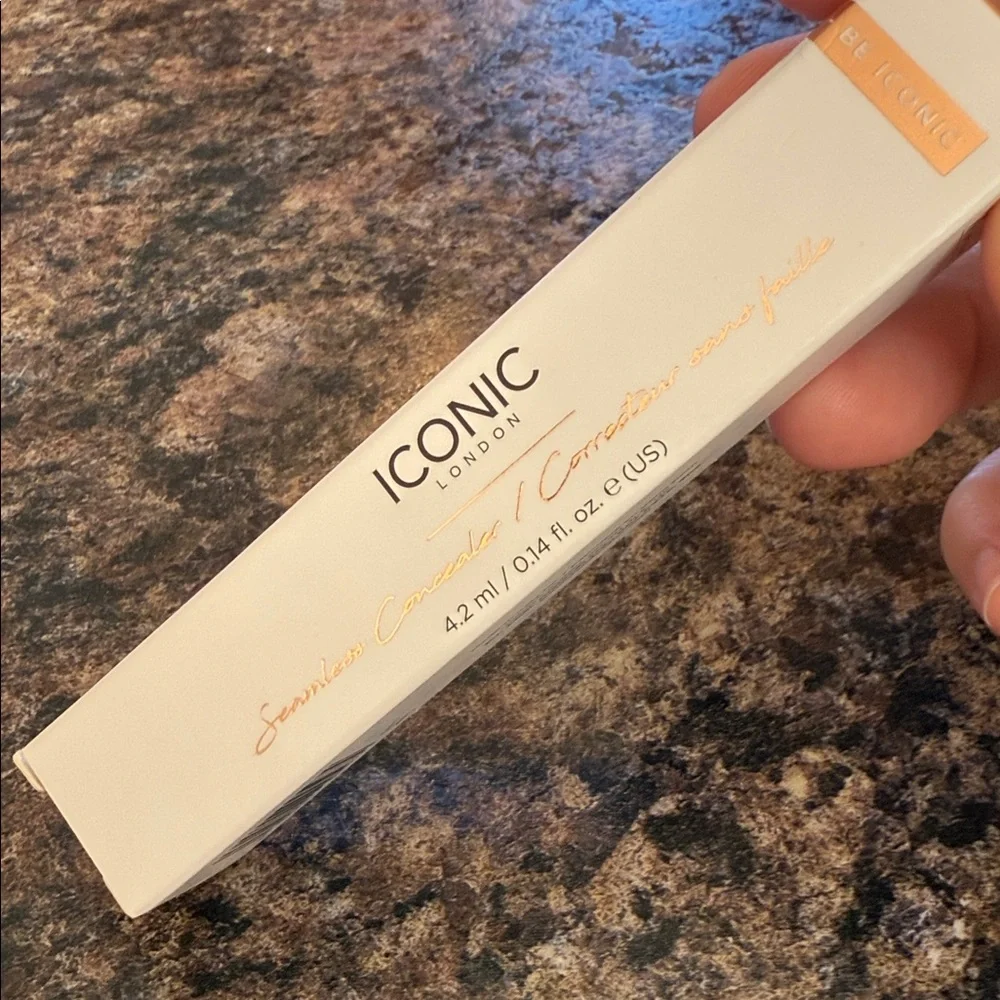 Iconic London Seamless Concealer Lightest Nude